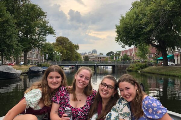 8333a6bb-d3d0-4760-b60d-63f4aa759857 8333a6bb-d3d0-4760-b60d-63f4aa759857